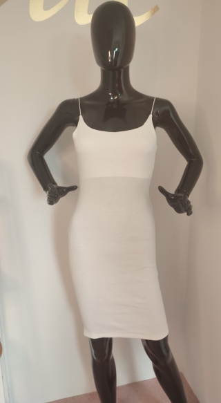 Sukienka na cienkich ramiączkach