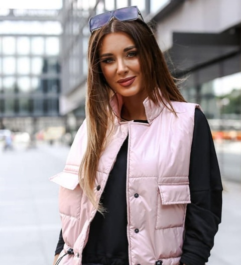 Kamizelka HEAT zapinana na napy pudrowa - ME GUSTA