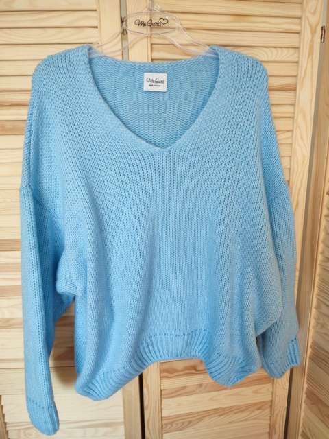 Sweter BLUE o oversizowym kroju - ME GUSTA