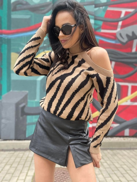 Asymetryczny golf z wycięciem CLAUDIA beżowo-czarny - LA MILLA