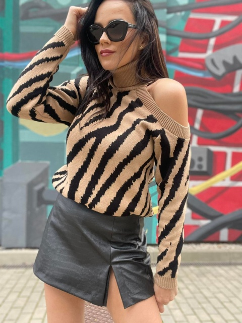 Asymetryczny golf z wycięciem CLAUDIA beżowo-czarny - LA MILLA