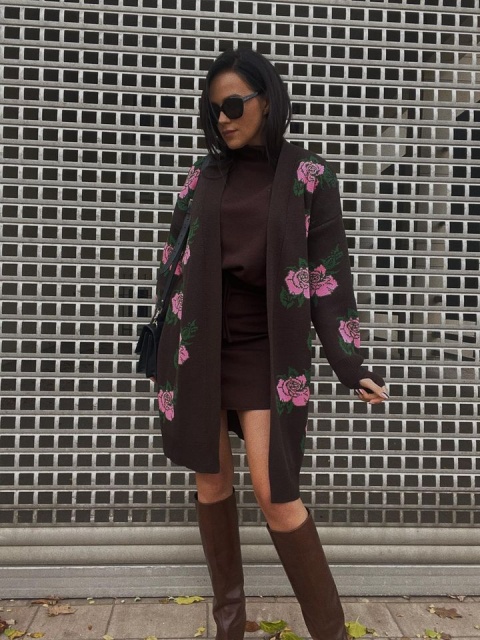 Żakardowy kardigan z domieszką wełny w róże czekoladowy - LA MILLA