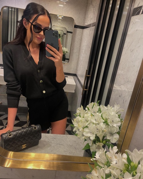 Komplet dzianinowy sweterkowy kardigan i szorty czarny La Milla