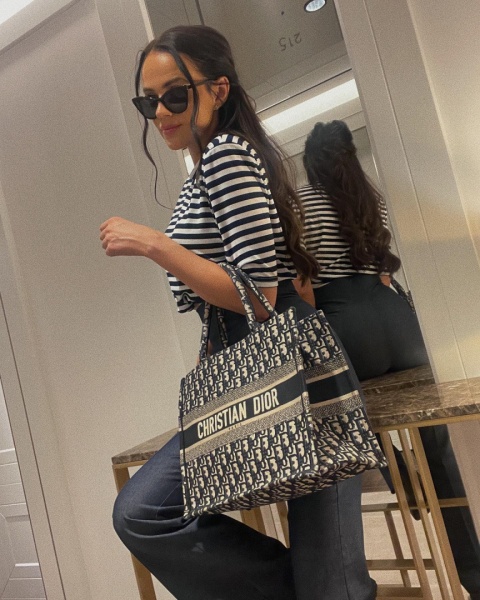 T-shirt z rękawem 1/2 i poduszkami granatowe paski LA MILLA