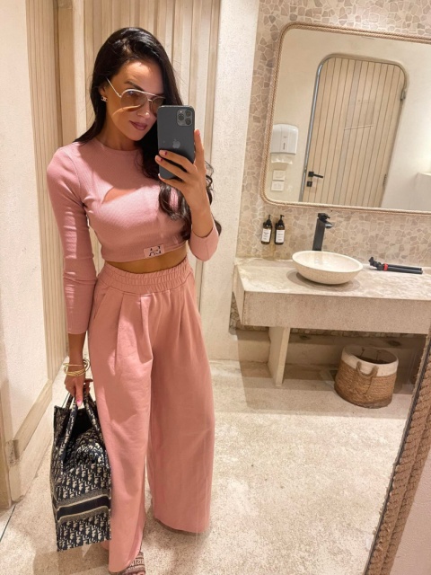 Komplet SKY HIGH szerokie spodnie i krótki top różowy La Milla