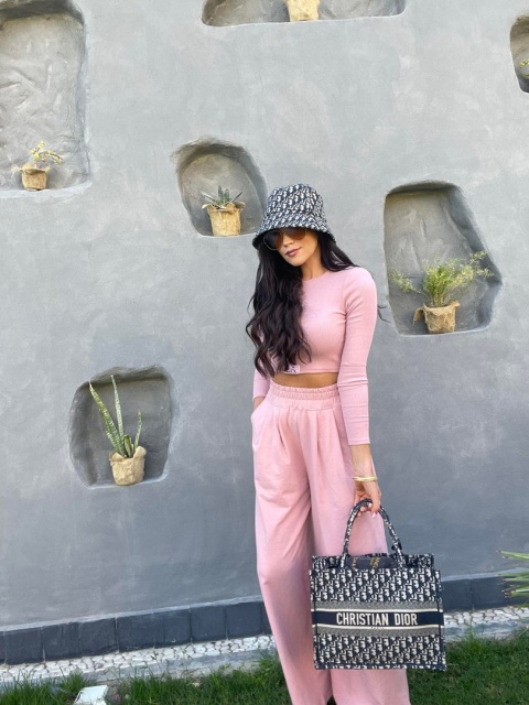 Komplet SKY HIGH szerokie spodnie i krótki top różowy La Milla