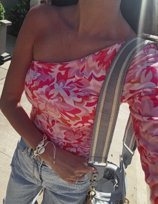 Bluzka Jedno Ramię – różowa By me