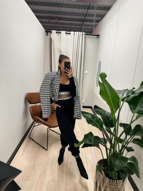 Spodnie dresowe czarne La Milla