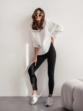 Bluza z kapturem WARM BABE biała LA MILLA