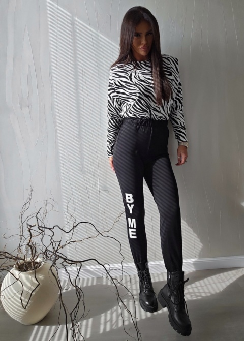 Bluzka typu longsleeve MODIVO zebra By Me