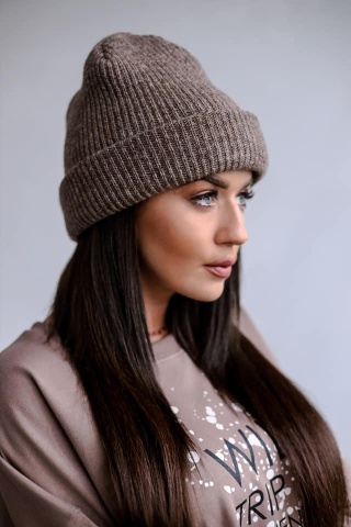 Czapka z domieszką wełny ciemnobrązowa - ME GUSTA