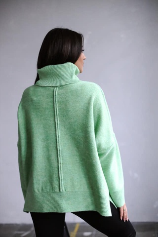 Golf z ozdobnym szwem NEVADA zielony - ME GUSTA