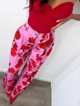 Różowe spodnie w czerwone kwiaty La Milla
