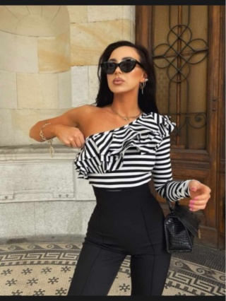 Asymetryczne body z falbanką w paski La Milla