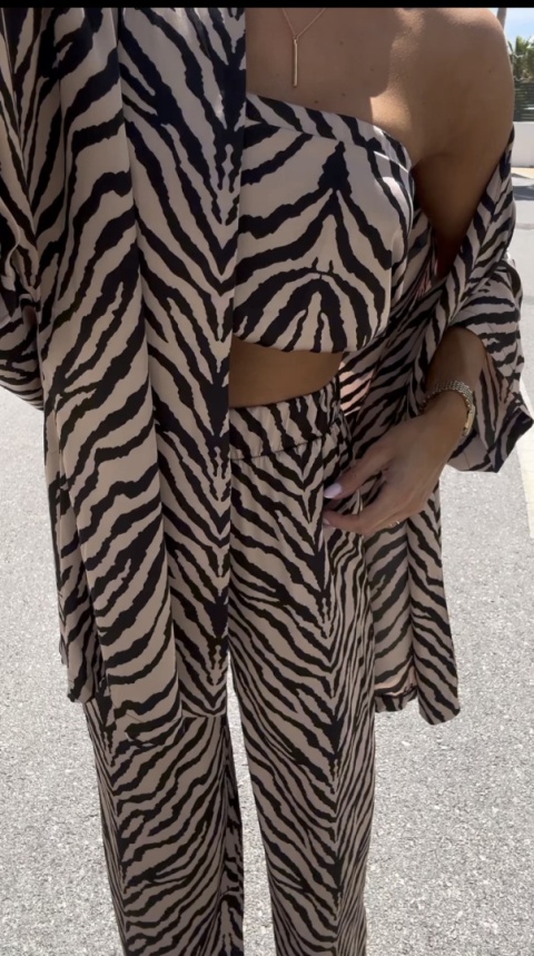 Satynowy komplet top, spodnie i narzutka ZEBRA ecru-czarna La Milla