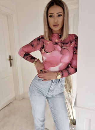 Bluzka półgolf w marmurkowy print różowy - BY ME