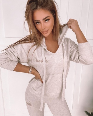 Dzianinowy dres w prążek TENDER beż - LA MANUEL