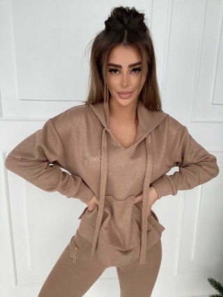 Dzianinowy dres w prążek TENDER camel - LA MANUEL