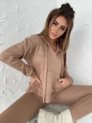 Dzianinowy dres w prążek TENDER camel - LA MANUEL