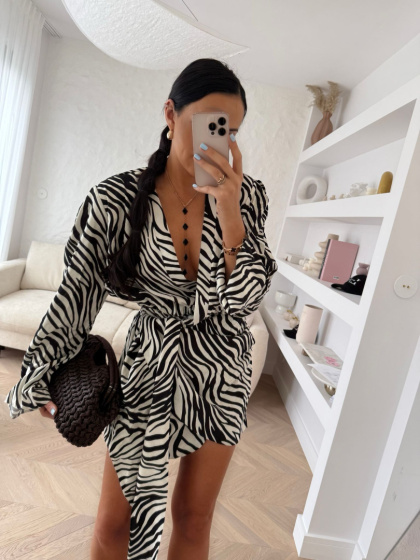 Kopertowa sukienka lniana ZEBRA La Milla