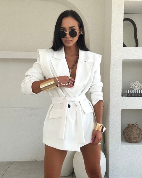 Marynarka oversize z poduszkami WIGILIA biała La Milla