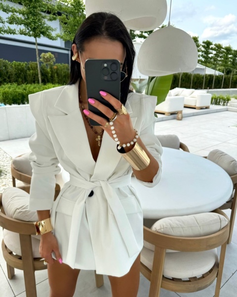 Marynarka oversize z poduszkami WIGILIA biała La Milla