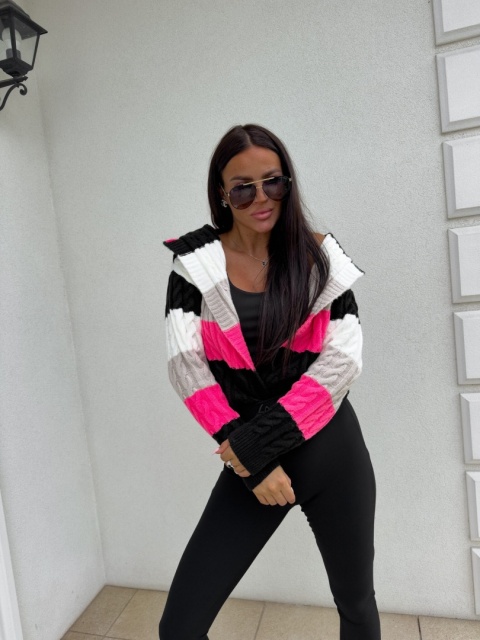 Sweter BOMBERKA KAPTUR pasy – czarna By Me