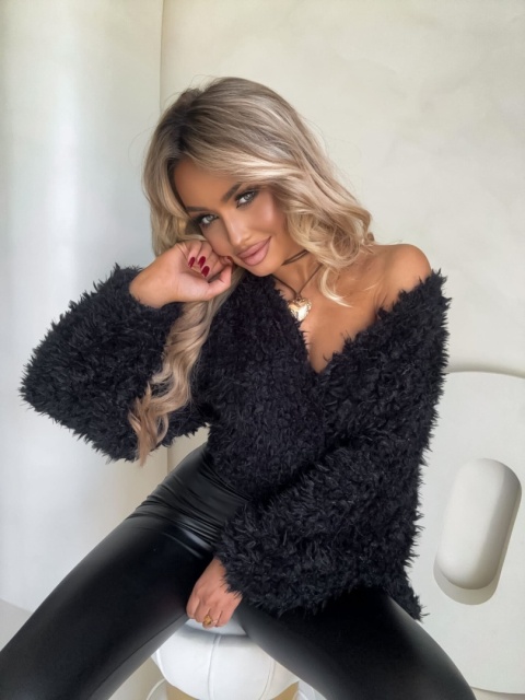 Bluzka KAIRA SHAGGY czarna By Me