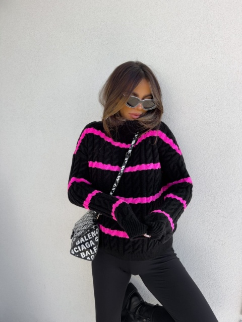Sweter golf INKO pasy czarno-różowy By Me