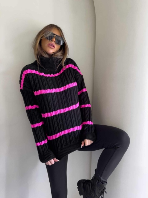 Sweter golf INKO pasy czarno-różowy By Me