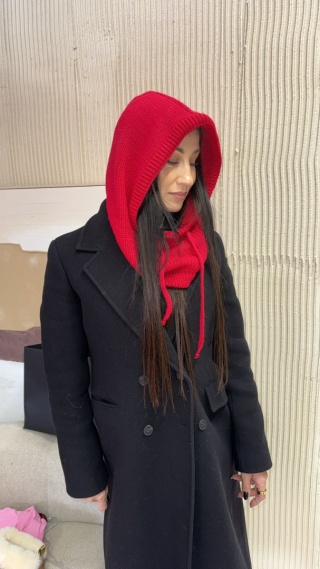 Czapka balaclava czaerwona La Milla