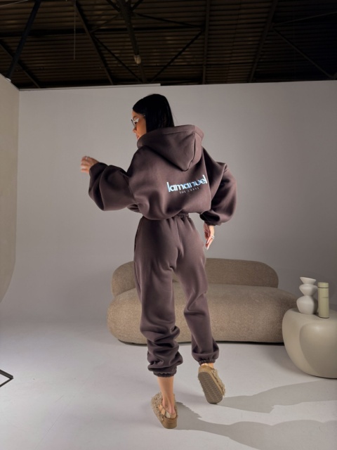 Dres CREAMY czekolada bluza i spodnie La Manuel