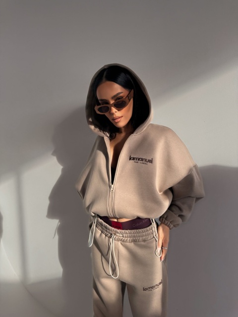 Dres CREAMY beż bluza i spodnie La Manuel