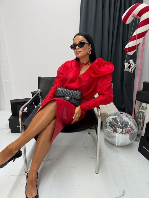 Elegancka bluzka z kwiatem czerwona La Milla