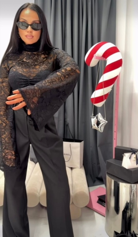 Koronkowa bluzka z marszczeniem czarna La Milla