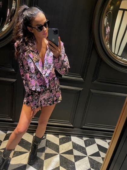 Krótka marynarka fioletowe kwiaty La Milla