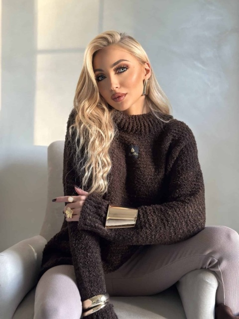 Sweter BUCLA – czekoladowy By Me