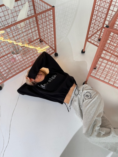 Bluza CREATIVE czarna LA MANUEL