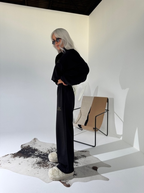 Dres MAGNUM czarny La Manuel