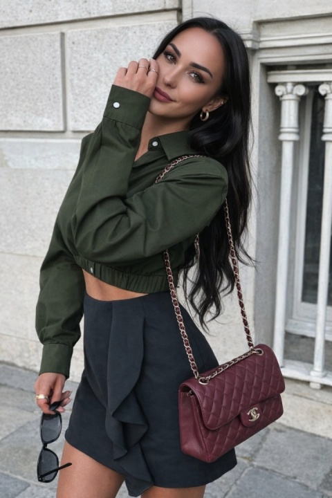 Krótka koszula zieleń khaki z perełkowymi, ozdobnymi guziczkami i ściągaczem La Milla