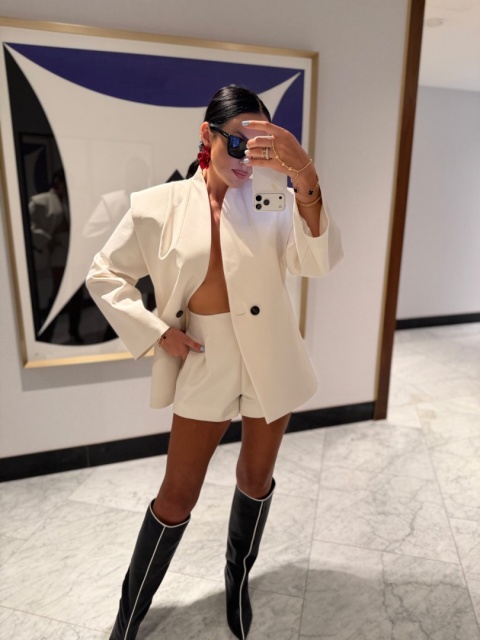 Maryarka z wyciętymi ramionami biała La Milla