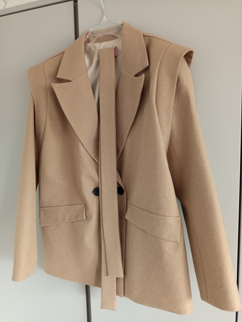 Marynarka oversize z poduszkami WIGILIA beżowa piaskowa La Milla