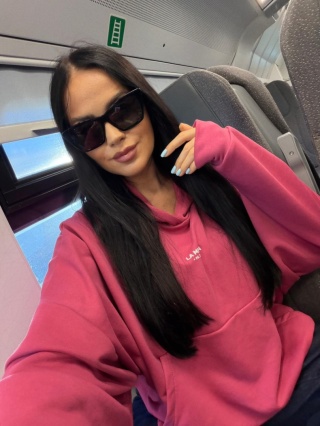 Bluza z kapturem logowana szminka La Milla