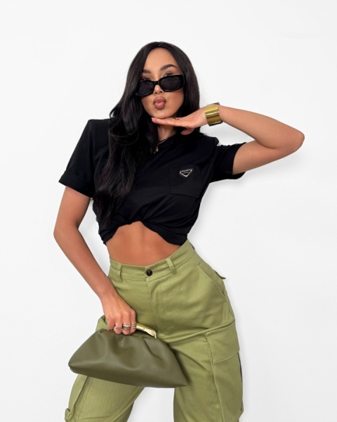 Klasyczny T-shirt z logowaną naszywką czarny La Milla
