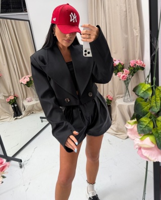 Krótka marynarka żakiet na paluszek czarna La Milla