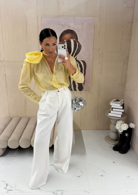 Elegancka bluzka z kwiatem żółta La Milla