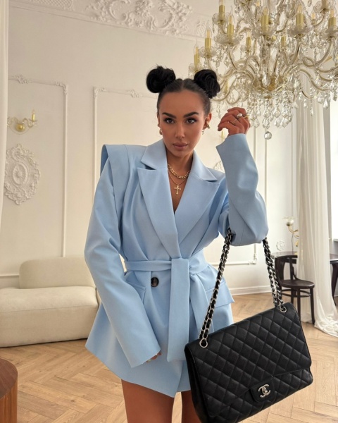 Marynarka oversize z poduszkami WIGILIA baby blue La Milla
