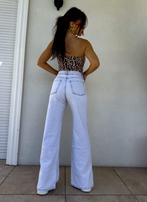 Jeansy FLARED – light jeans By Me