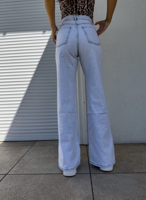 Jeansy FLARED – light jeans By Me