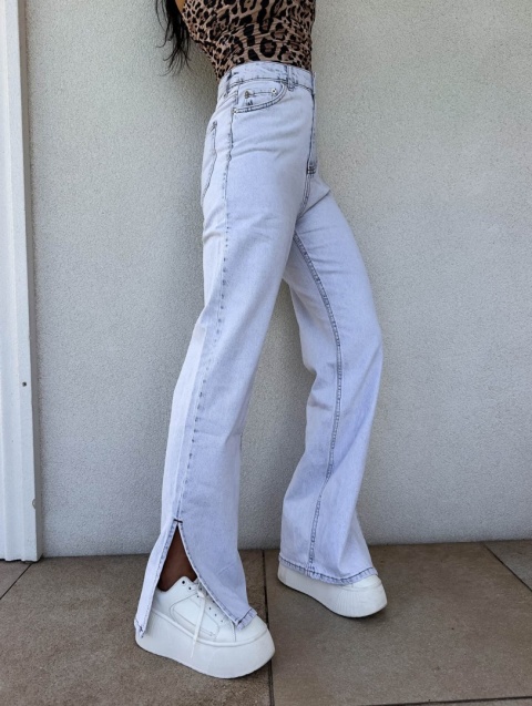Jeansy FLARED – light jeans By Me